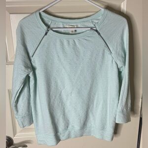 Caslon aqua cozy shirt with side zipper detail.  Women size XS